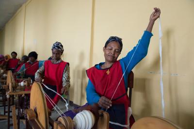 Image of female labourers. 