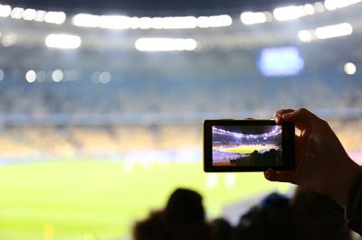 Phone In Stadium Adobestock 131560266 Thumbnail 400 266 75 S C1